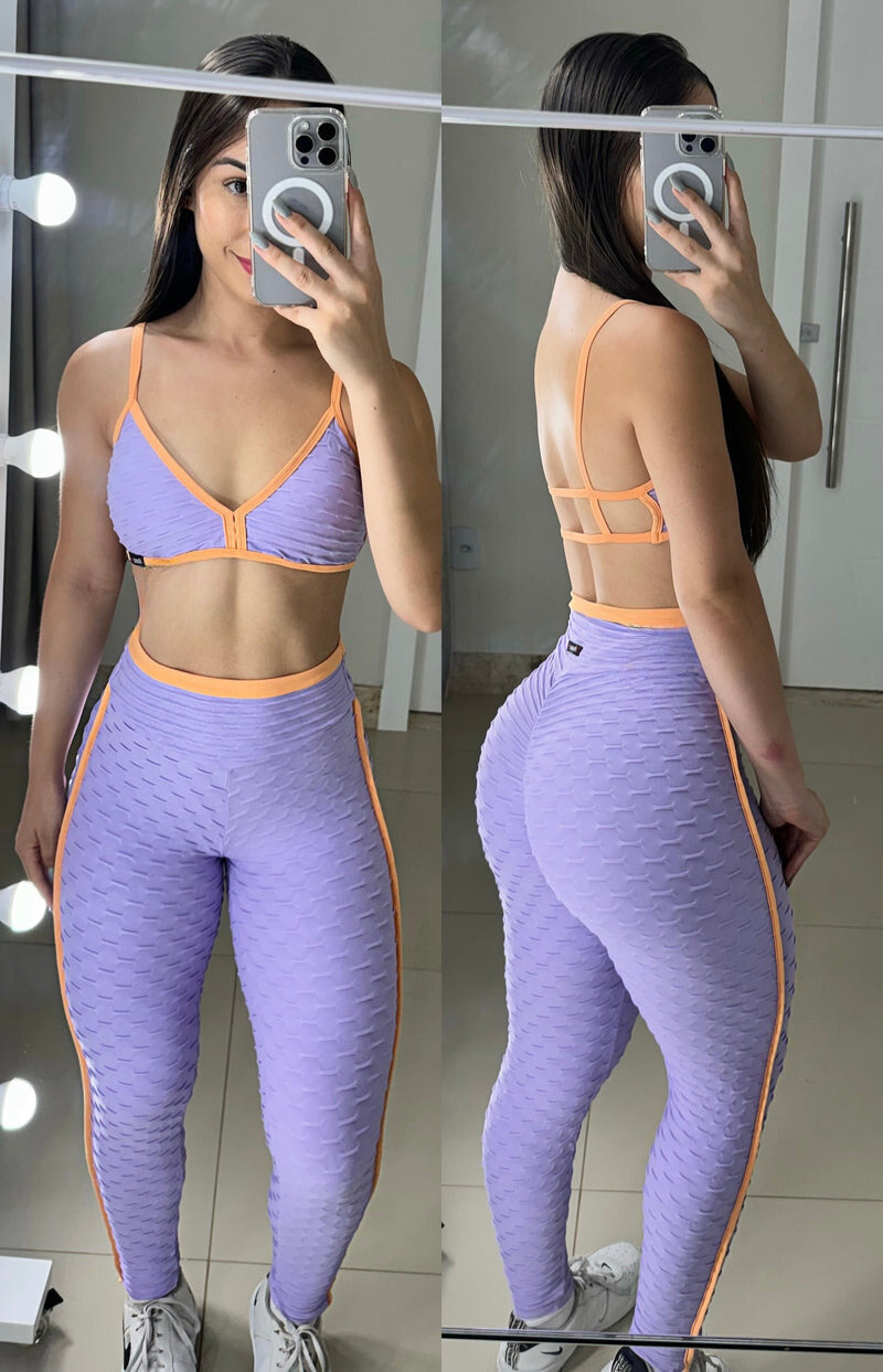 Conjunto de legging Brocado lavanda com salmão top decote